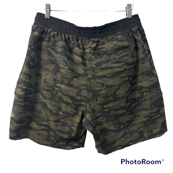 Lululemon Channel Cross 7 inch Short Mens Swim Trunk Camo Like New Sz Large - Picture 3 of 8